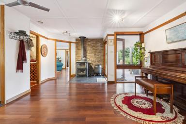 House Auction - NSW - Murrumbateman - 2582 - Charming Country Retreat with Tennis Court, Pond & Studio  (Image 2)