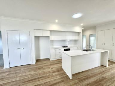Duplex/Semi-detached For Lease - NSW - Old Bar - 2430 - Stunning modern three bedroom two bathroom duplex  (Image 2)
