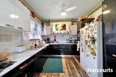 House For Sale - QLD - Avondale - 4670 - Spacious Dual Living Home on Expansive Block in Avondale  (Image 2)