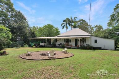 House For Sale - QLD - Mareeba - 4880 - PRIVATE & CHARMING QUEENSLANDER STYLE HOME WITH A STUNNING POOL!  (Image 2)
