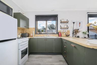 Unit Leased - NSW - Lavington - 2641 - FURNISHED UNIT!  (Image 2)
