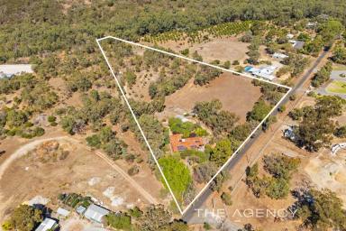 House For Sale - WA - Helena Valley - 6056 - 6.3 Acre Semi Rural Lifestyle Opportunity Backing Onto The Helena River  (Image 2)