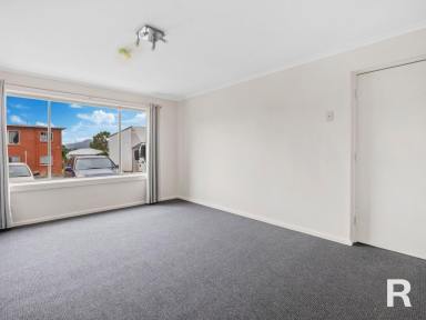 Unit For Sale - TAS - Berriedale - 7011 - Fully Renovated One Bedroom Unit  (Image 2)