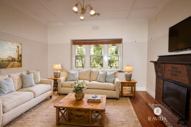 House For Sale - VIC - Wangaratta - 3677 - LARGE IN LIVING... THREE OR MORE!  (Image 2)