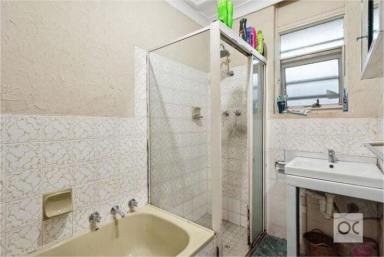 House For Lease - SA - Morphett Vale - 5162 - Large Four Bedroom Family Home.  (Image 2)