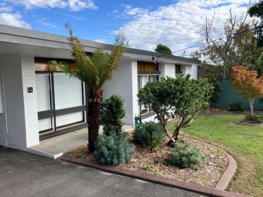 House Leased - VIC - Rosebud - 3939 - Rosebud Rental 4 Bedroom, Walking Distance to Beach, Shops, Cafes, Restaurants, Primary School, Buses  (Image 2)