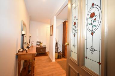House For Sale - VIC - Beechworth - 3747 - ENJOY LIFE ON ALBERT  (Image 2)