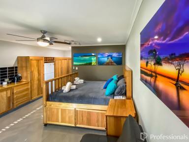 Unit For Sale - QLD - Dolphin Heads - 4740 - Resort Style Living!  (Image 2)