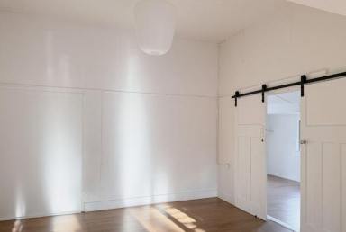 Unit Leased - QLD - Red Hill - 4059 - ****ELECTRICITY INCLUDED**** $595/WEEK  (Image 2)