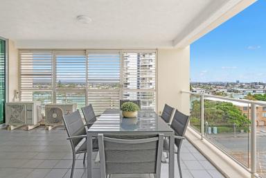 Apartment For Sale - QLD - Surfers Paradise - 4217 - Stunning 3-Bedroom Living in a Prime Location  (Image 2)