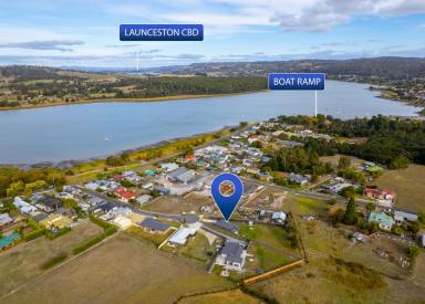 House For Sale - TAS - Gravelly Beach - 7276 - New Home, Big Block  (Image 2)