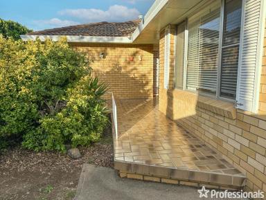 House Leased - NSW - Hillvue - 2340 - 25 Wilburtree Street, Hillvue, NSW 2340  (Image 2)
