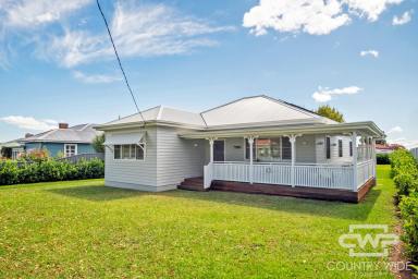 House For Lease - NSW - Glen Innes - 2370 - Beautifully Renovated Home In Sought After Location  (Image 2)