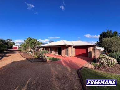 House For Sale - QLD - Kingaroy - 4610 - Private home set on 1 Acre, backing onto Farm  (Image 2)