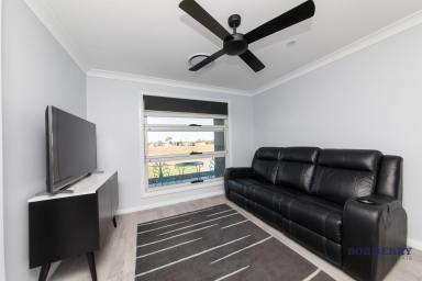 House Leased - NSW - Dubbo - 2830 - FURNISHED Executive Style Home in Macquarie View  (Image 2)