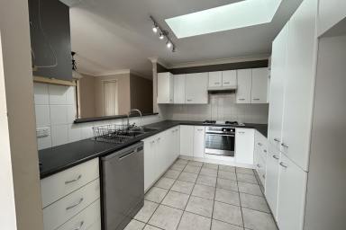 House For Lease - NSW - Rutherford - 2320 - ENTERTAINER'S DREAM IN A PEACEFUL CUL-DE-SAC  (Image 2)