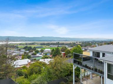 House For Sale - TAS - Riverside - 7250 - Amazing River Views!  (Image 2)