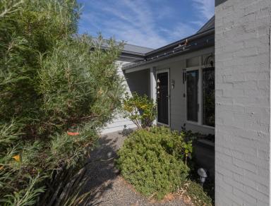 House For Sale - VIC - Cowes - 3922 - Family Oasis Awaits in Beautiful Cowes.  (Image 2)