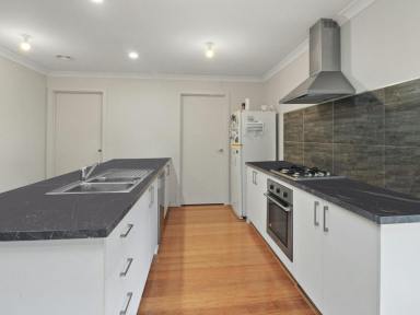 House Sold - VIC - Bairnsdale - 3875 - MODERN LIVING IN PRIME WEST BAIRNSDALE LOCATION  (Image 2)