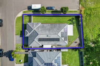 House For Sale - NSW - Raymond Terrace - 2324 - FAMILY FOCUSED DESIGN WITH VIEWS & ABUNDANT SPACE!  (Image 2)