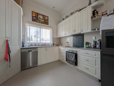 House For Sale - VIC - Kerang - 3579 - Neat & Tidy 3-Bedroom Home in a Quiet Court  (Image 2)