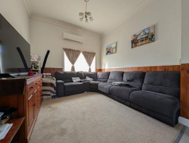 House For Sale - VIC - Kerang - 3579 - Neat & Tidy 3-Bedroom Home in a Quiet Court  (Image 2)