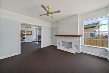 House Leased - TAS - Montrose - 7010 - When You Need More Room!  (Image 2)