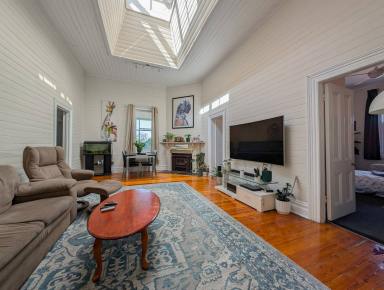 House For Sale - VIC - Kerang - 3579 - Charming Heritage Home in Prime Location  (Image 2)