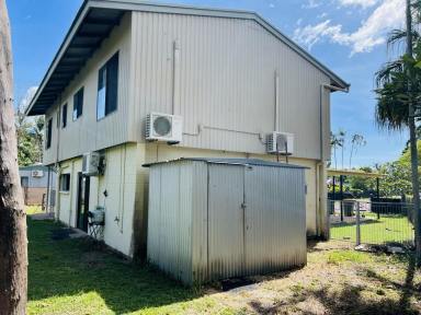 House For Sale - NT - Moulden - 0830 - 3 bedroom elevated home with large one bedroom granny flat.  (Image 2)