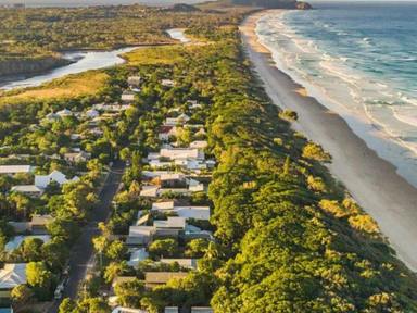 House For Lease - NSW - Suffolk Park - 2481 - Forest Beach  (Image 2)