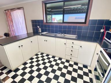 House For Lease - NSW - Narrandera - 2700 - A PLACE TO CALL HOME  (Image 2)