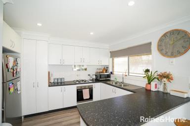 House For Lease - NSW - Forest Hill - 2651 - FAMILY-FRIENDLY 3 BEDROOM HOME  (Image 2)