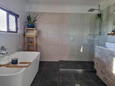 House For Sale - QLD - Kingaroy - 4610 - Love at first sight with this stylish, modern designed NEW home.  (Image 2)