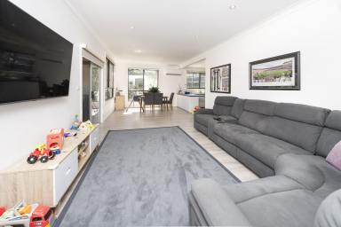 House For Sale - VIC - Lake Boga - 3584 - Lakeside Lifestyle!  (Image 2)