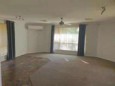 House For Lease - NSW - Muswellbrook - 2333 - A FLEXIBLE FLOOR PLAN THIS FOUR (4x) B/r HOME
GREAT VIEWS, AIR CONDITIONING AND 3 X BATHROOMS  (Image 2)