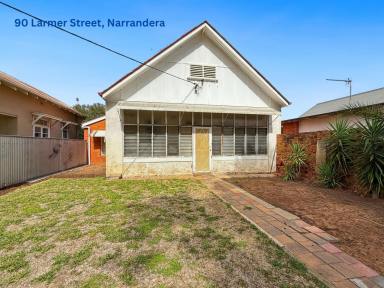 Block of Units For Sale - NSW - Narrandera - 2700 - FOUR SEPARATE UNITS  (Image 2)