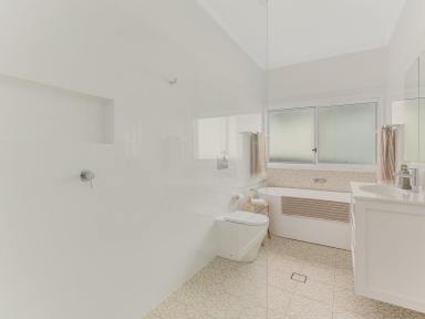 House For Sale - NSW - Bega - 2550 - PRIME LOCATION CENTRAL BEGA  (Image 2)