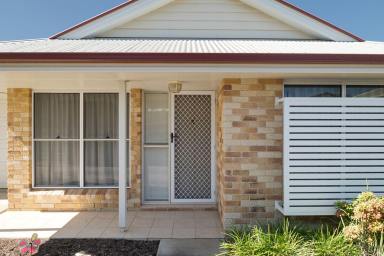 Unit For Lease - QLD - Newtown - 4350 - Modern two-bedroom villa  (Image 2)