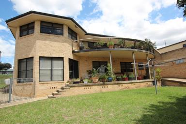 House For Sale - NSW - Inverell - 2360 - Ready For you To Call Home (Image 2)