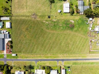 Residential Block For Sale - QLD - Clifton - 4361 - Vacant Residential Land - Rare as Hen's Teeth!  (Image 2)