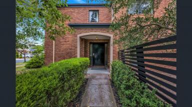 House For Lease - VIC - Mordialloc - 3195 - GREAT FAMILY HOME | GREAT LOCATION | CLOSE TO EVERYTHING  (Image 2)