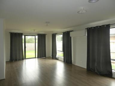 House For Lease - VIC - Bairnsdale - 3875 - MODERN HOME IN SHANNON WATERS  (Image 2)
