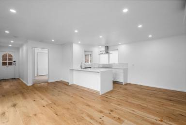 Unit For Lease - VIC - Mentone - 3194 - CONTEMPORARY STYLE | RENOVATED LUXURY | EXCEPTIONAL LOCATION  (Image 2)