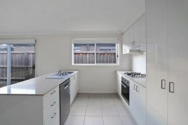 House For Sale - VIC - Drouin - 3818 - Convenience in both Size and Location  (Image 2)