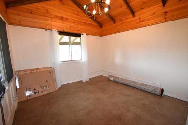 House For Lease - VIC - Beechworth - 3747 - Country Living with character  (Image 2)