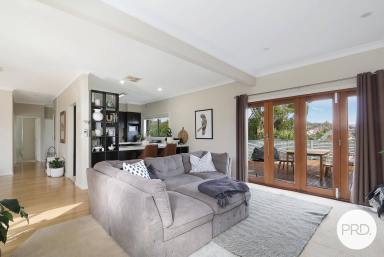 House For Lease - NSW - East Albury - 2640 - BEAUTIFUL HOME WITH STUNNING VIEWS!  (Image 2)