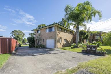 Block of Units For Sale - NSW - Grafton - 2460 - TWO TOWNHOUSES, NO STRATA FEES  (Image 2)