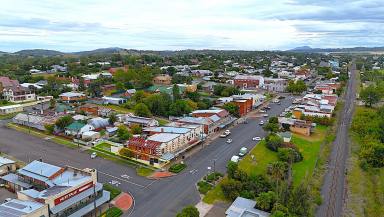 House For Sale - NSW - Quirindi - 2343 - COMMERCIAL PROPERTY WITH APPARTMENT  (Image 2)