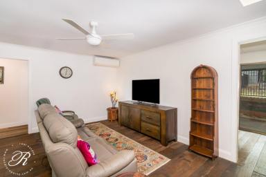 House For Sale - NSW - Stroud - 2425 - Prime Location on 1/2 Acre  (Image 2)