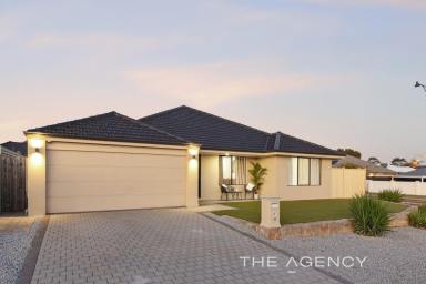 House For Sale - WA - Carramar - 6031 - LUXURY FAMILY ENTERTAINER  (Image 2)
